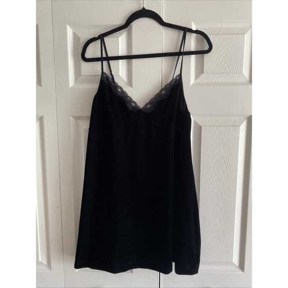 Secret Treasures Other - Secret Treasures Velvet Lace Trim Chemise Womens 1X Black Sleepwear Y2K Nightie